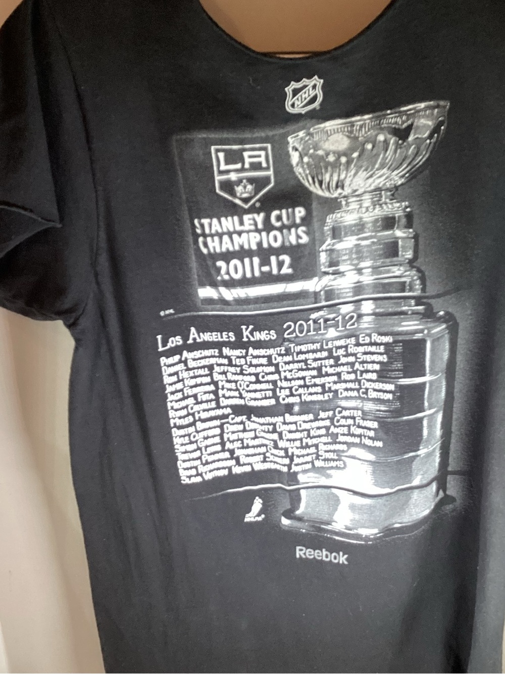 LA Kings Stanley Cup Champions Tee,
Reebok, Mens Small
Cut Neck / Sleeves